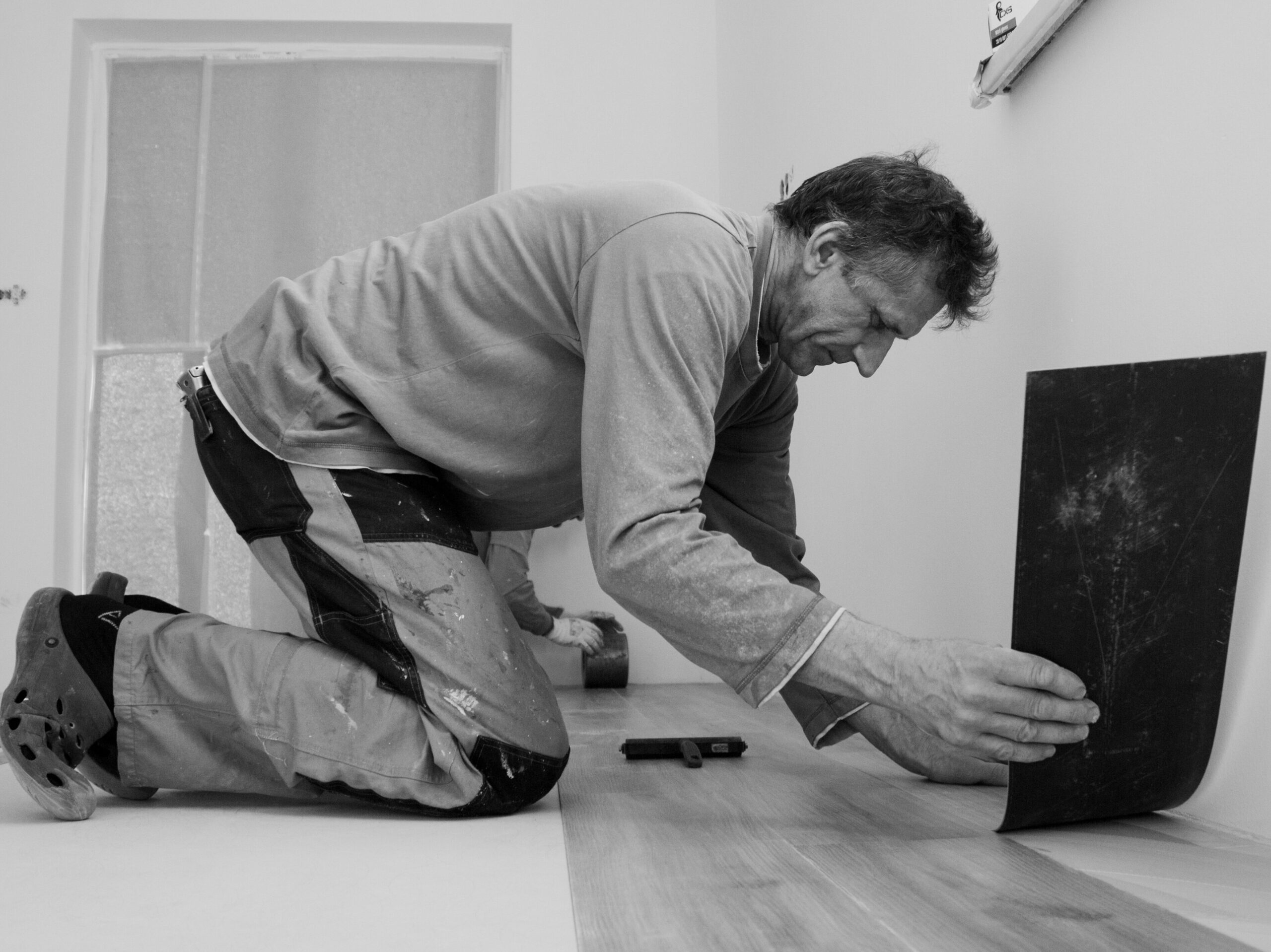 Flooring Installation ernys vyn opplc34 unsplash