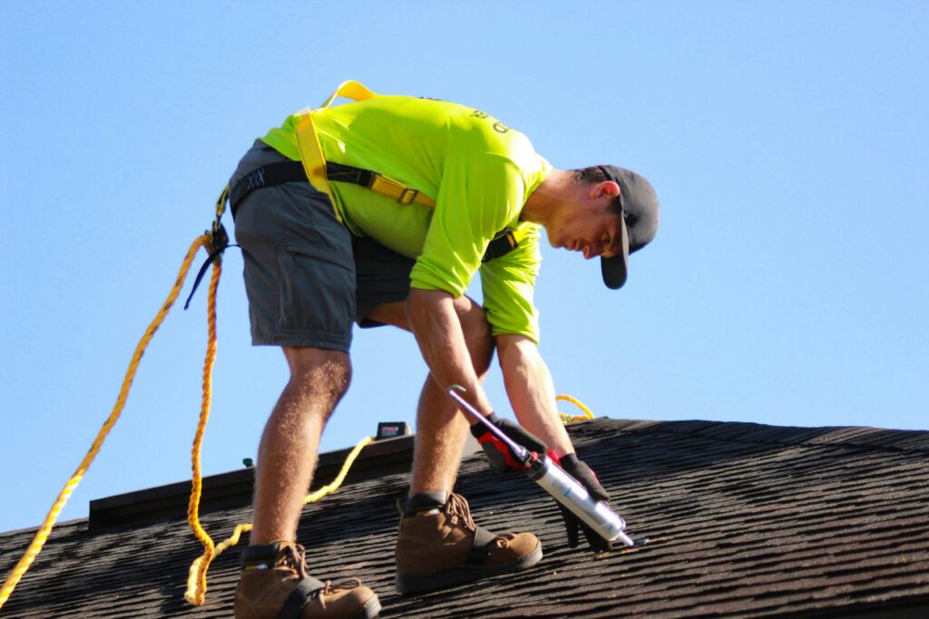 Roofing Services raze solar efokg4zmibs unsplash